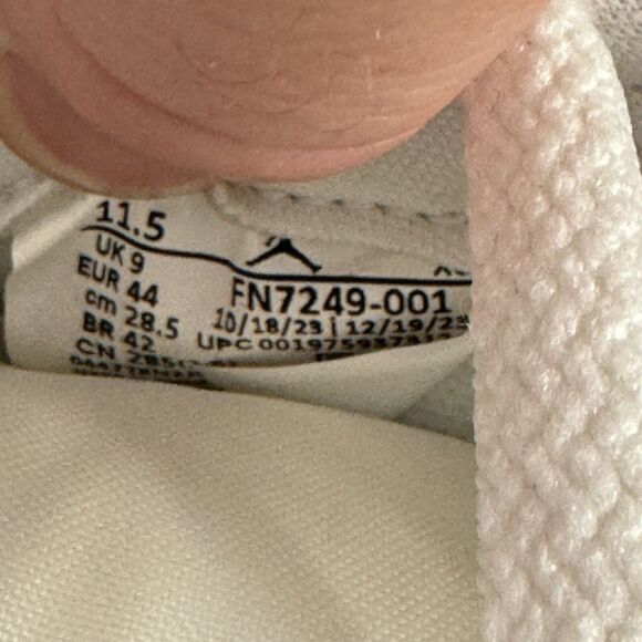 Womens 11.5 / Mens 10 - Nike Air Jordan 1 Retro High OG Shoes Chrome Sneakers - Picture 9 of 10